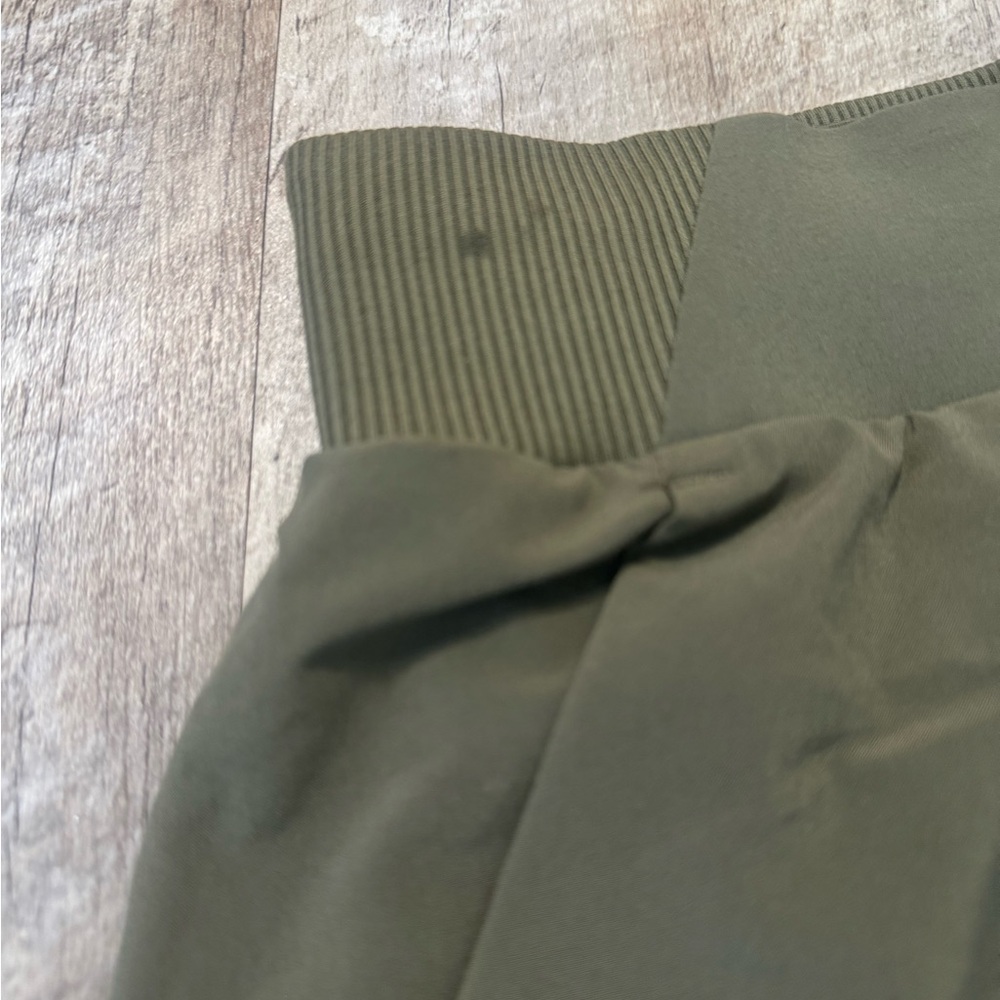 All in Motion size XS Olive green skirt, like new * see waistband/back spot - Picture 10 of 10